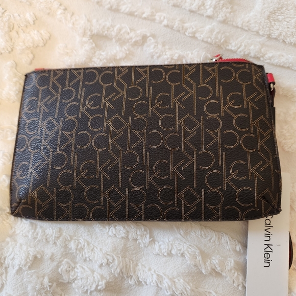NWT CALVIN KLEIN wristlet.  GREAT COLORS.   10 X 6.5 ORIGINAL PACKING - Picture 4 of 8